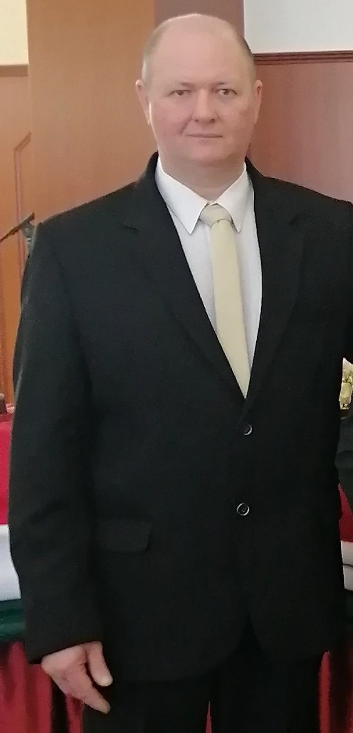 Simon János - Parkettázás és melegburkolás szakértő